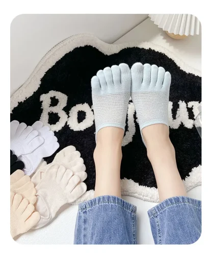 Short Socks with Toe Separator - Image 4
