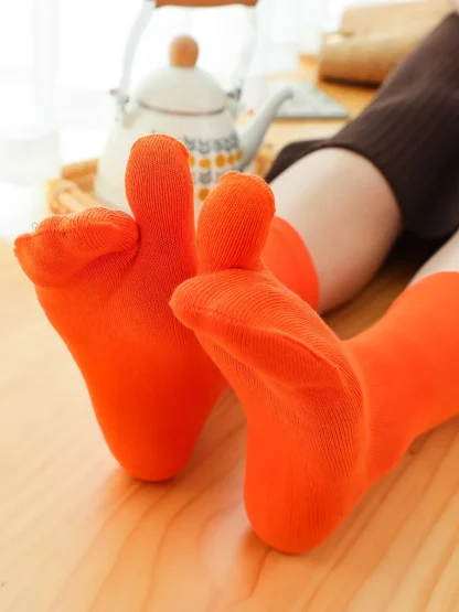 Middle Tube Toe Socks - Image 3